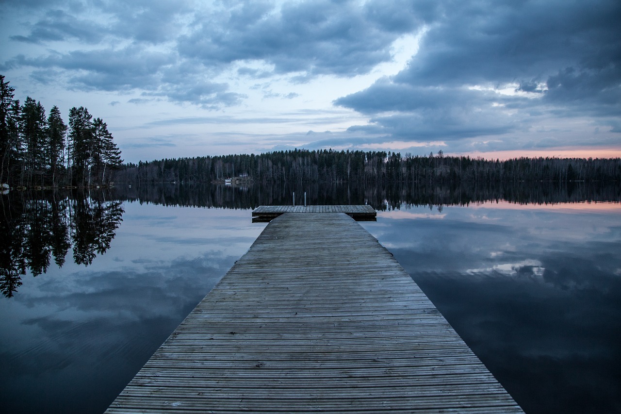 Image - dock lake finland dark evening