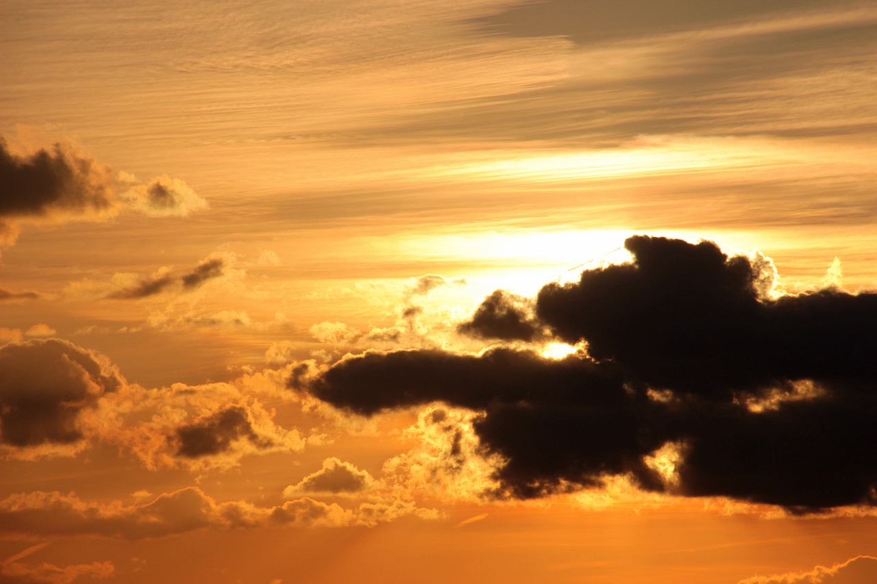 Image - sunset sun clouds dark clouds