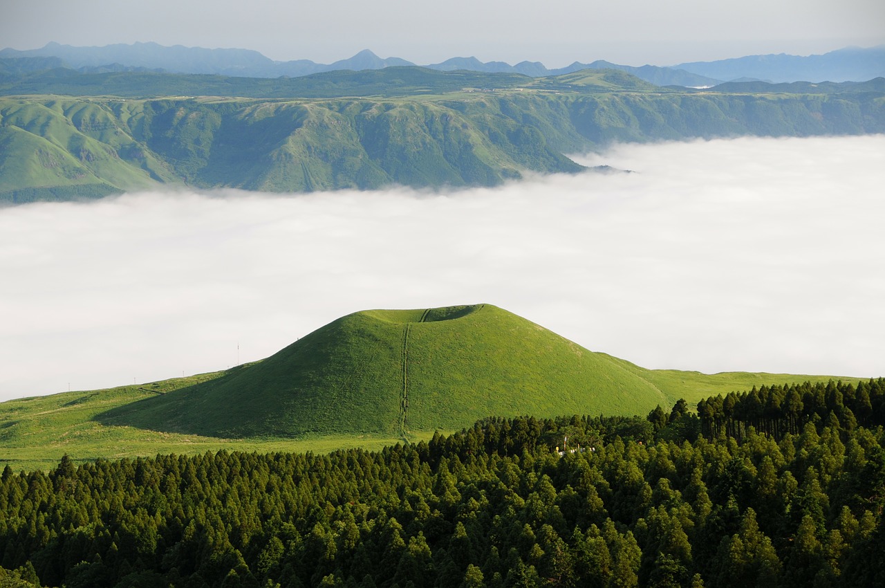 Image - aso komezuka sea of clouds cloud