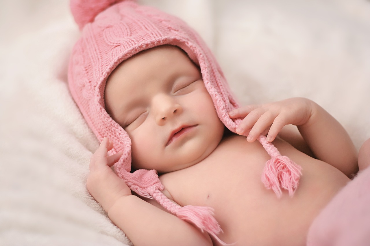 Image - newborn baby girl pink hat cute