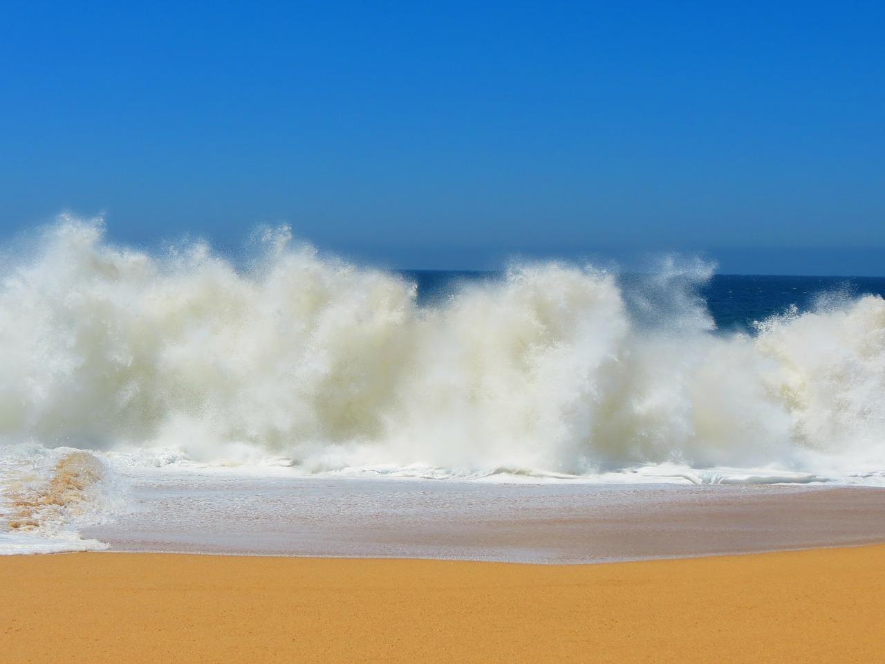 Image - crashing waves lover s beach mexico