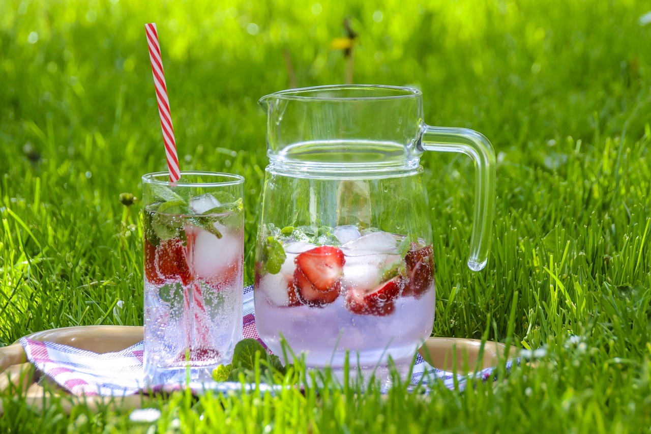 Image - strawberry drink fruit tea ice