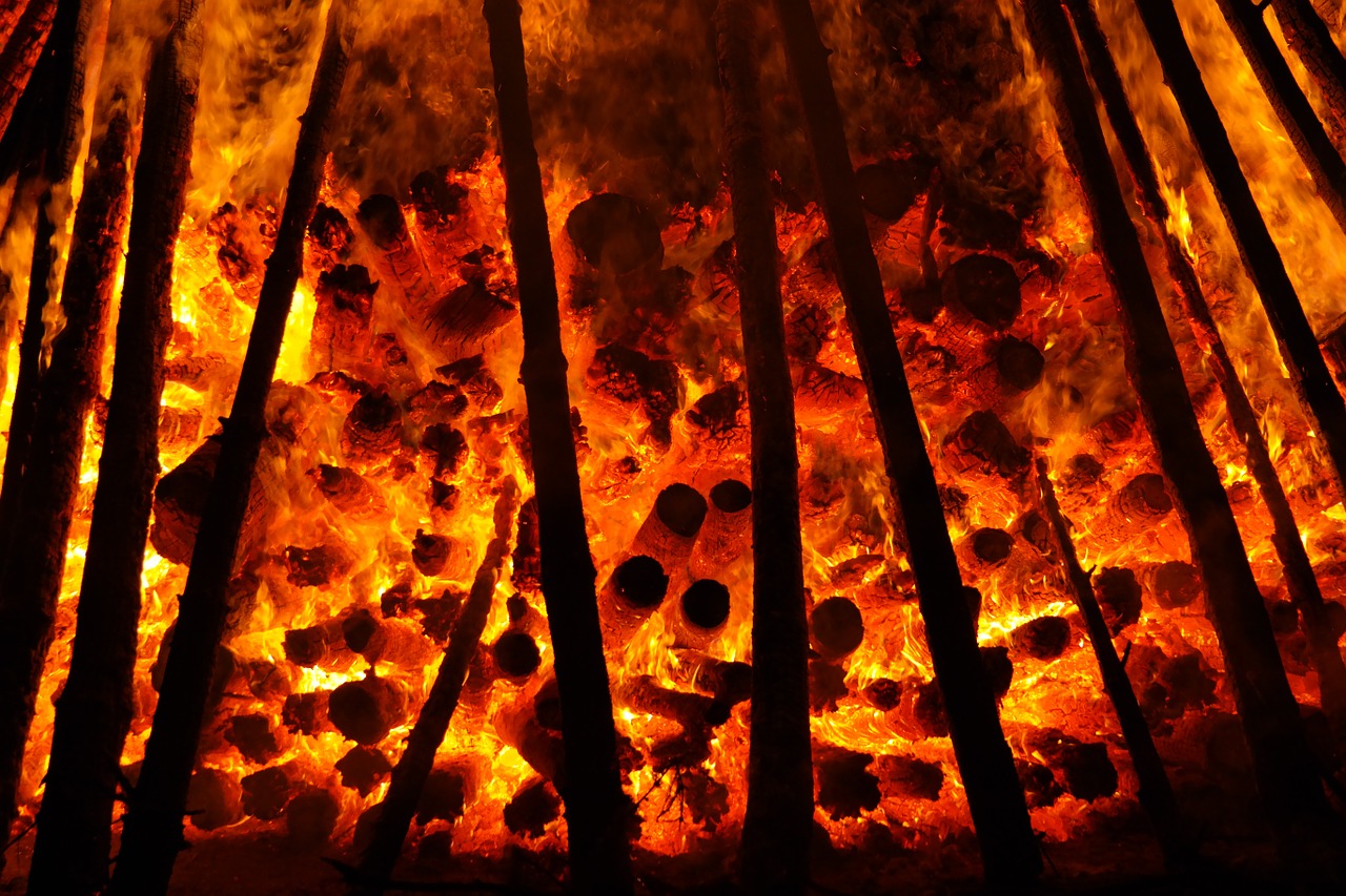 Image - embers glow wood burn holzstapel