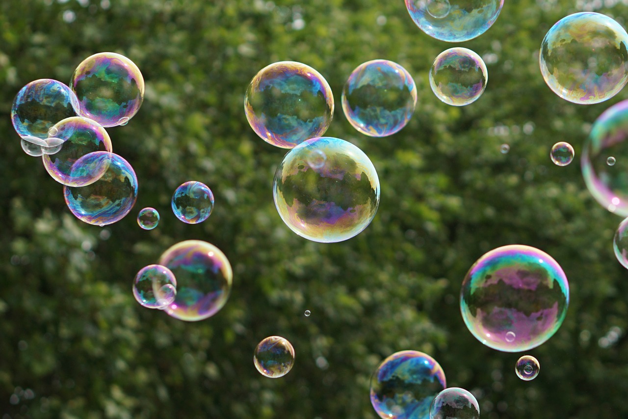 Image - soap bubbles green farbenspiel tree