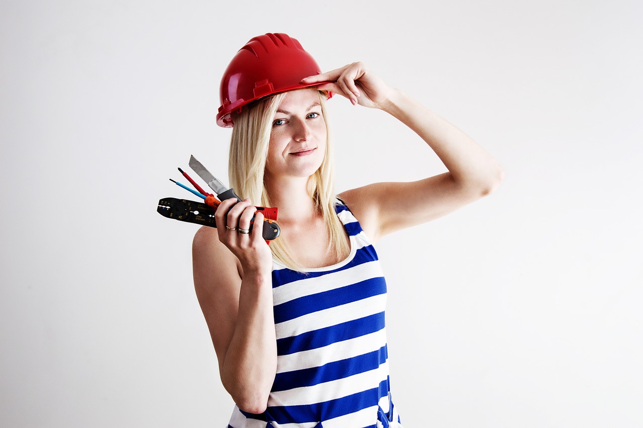 Image - woman helmet work electrician