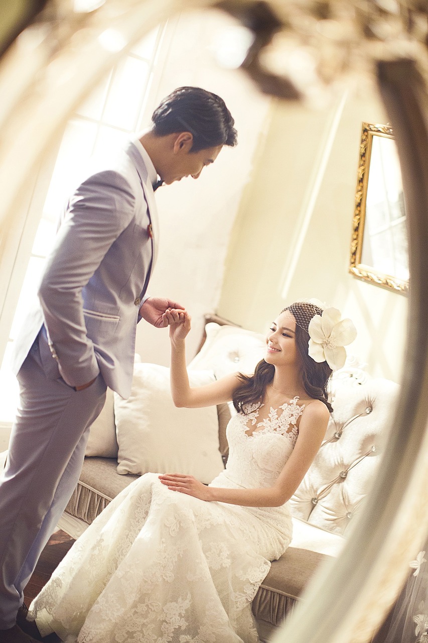 Image - veil white dress young woman flower