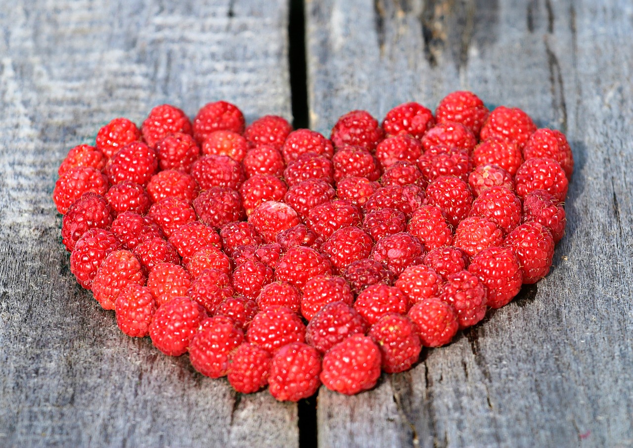 Image - heart raspberry board love ripe