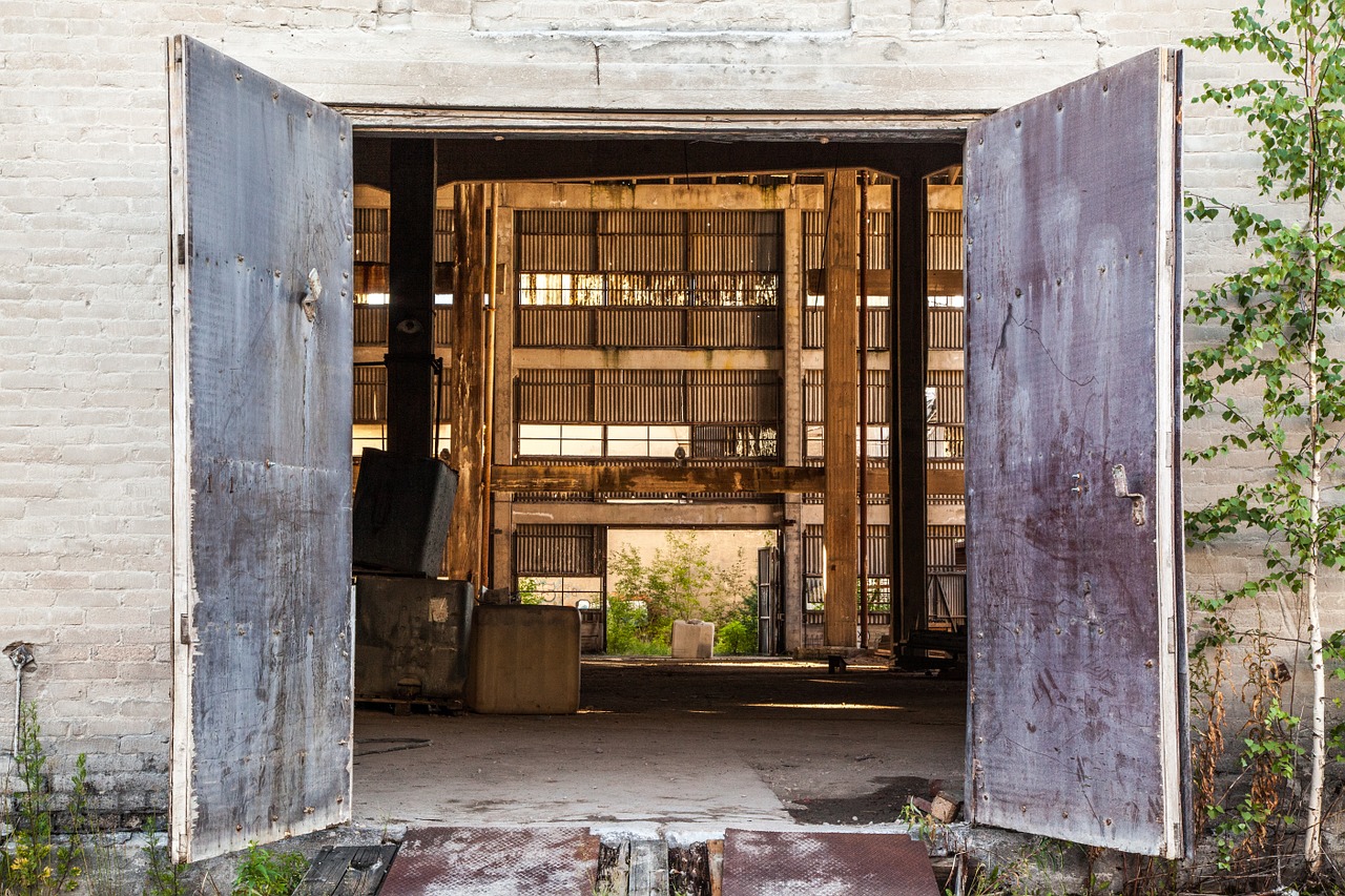 Image - open door abandoned building door