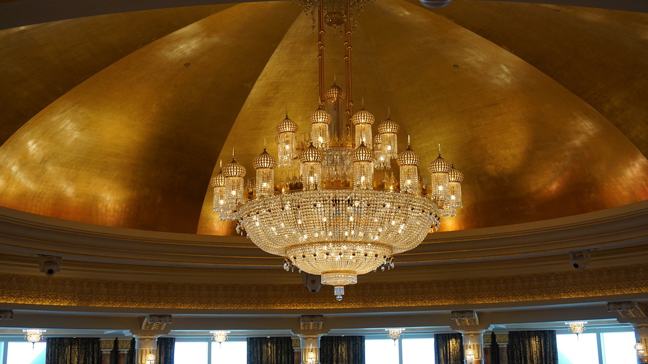 Image - chandelier burj al arab hotel dubai