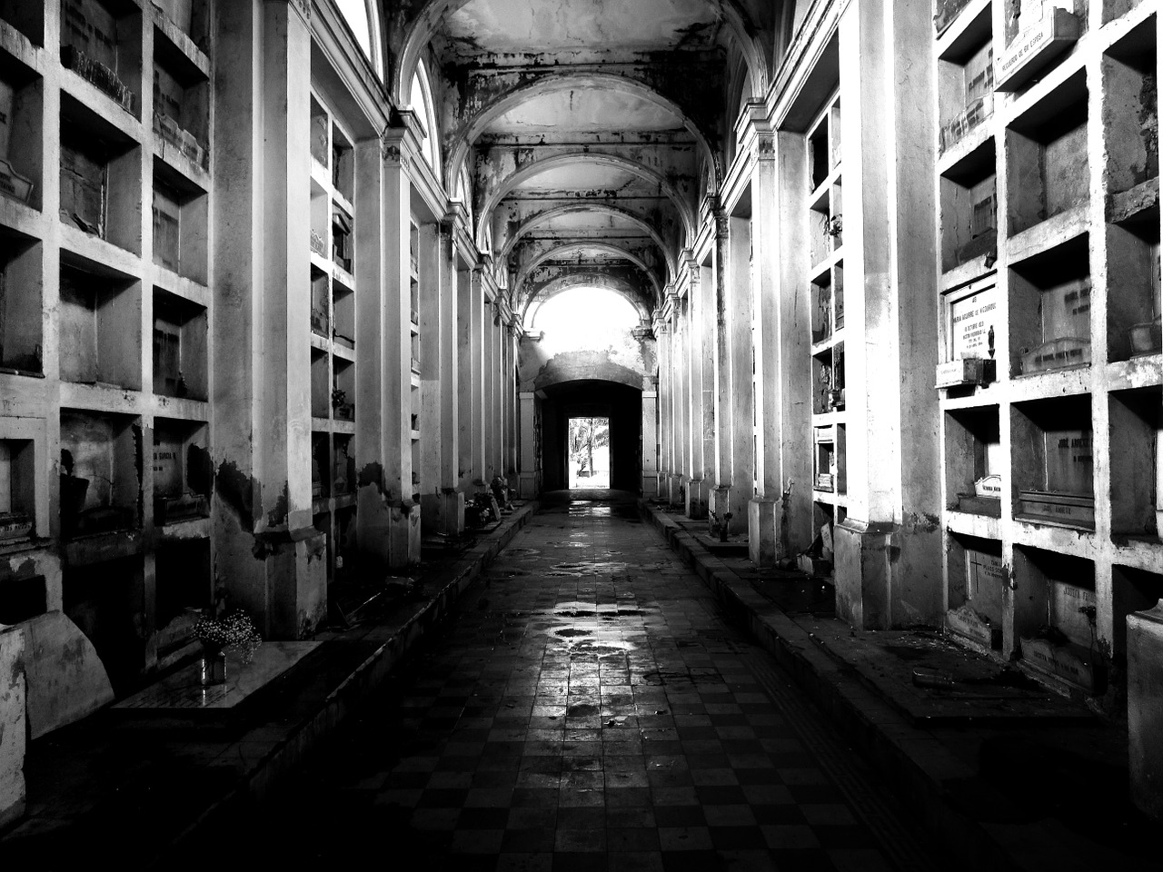 Image - cemetery path hall horror terror