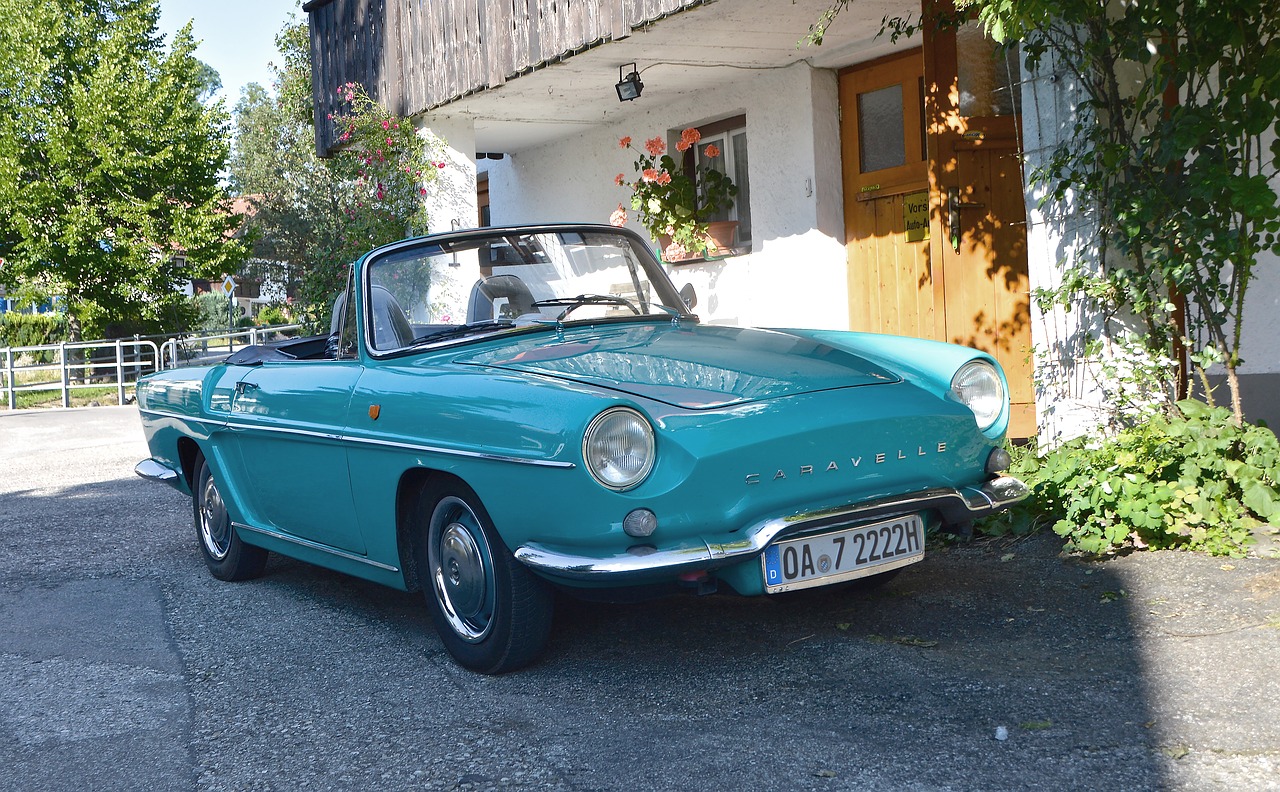 Image - oldtimer renault caravelle auto