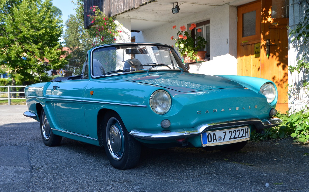 Image - oldtimer renault caravelle auto