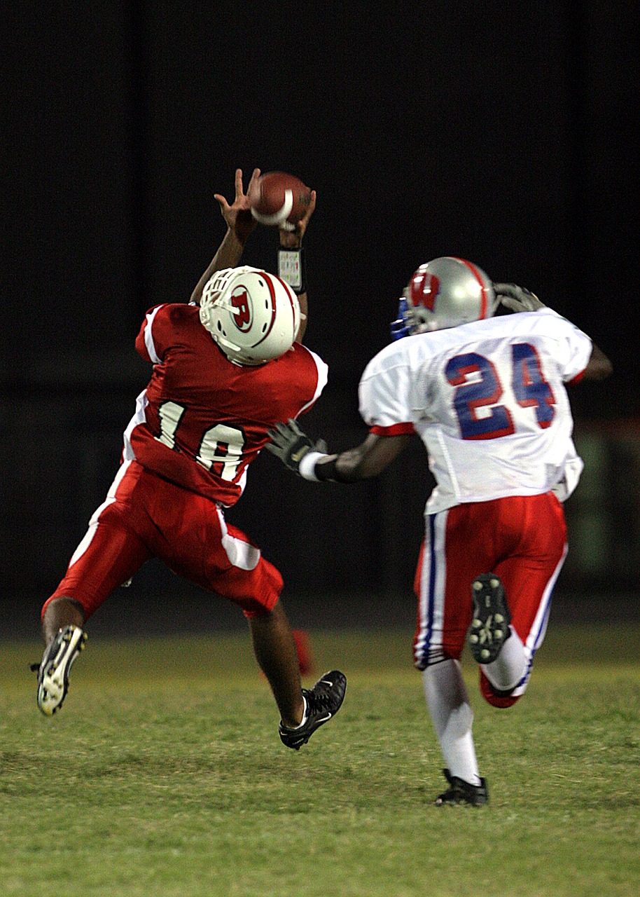 Image - football receiver catch ball game
