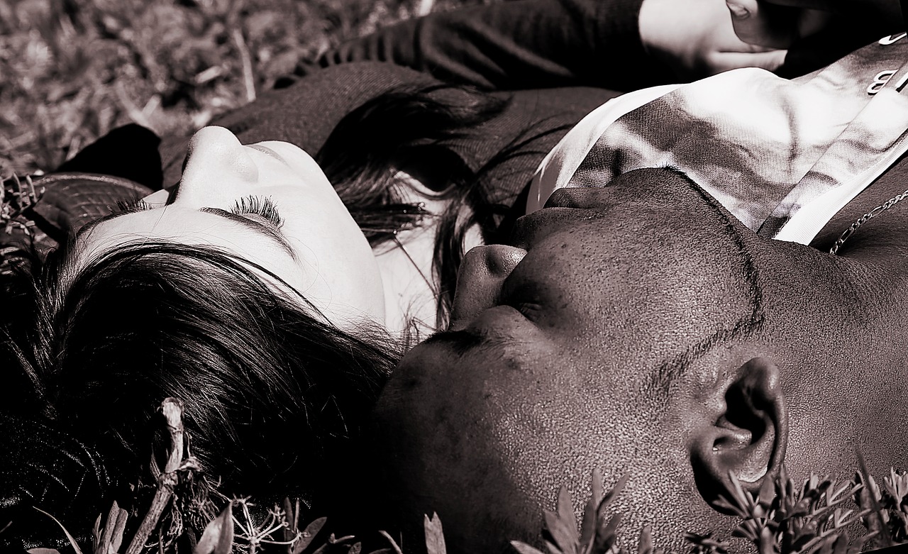 Image - couple love black and white