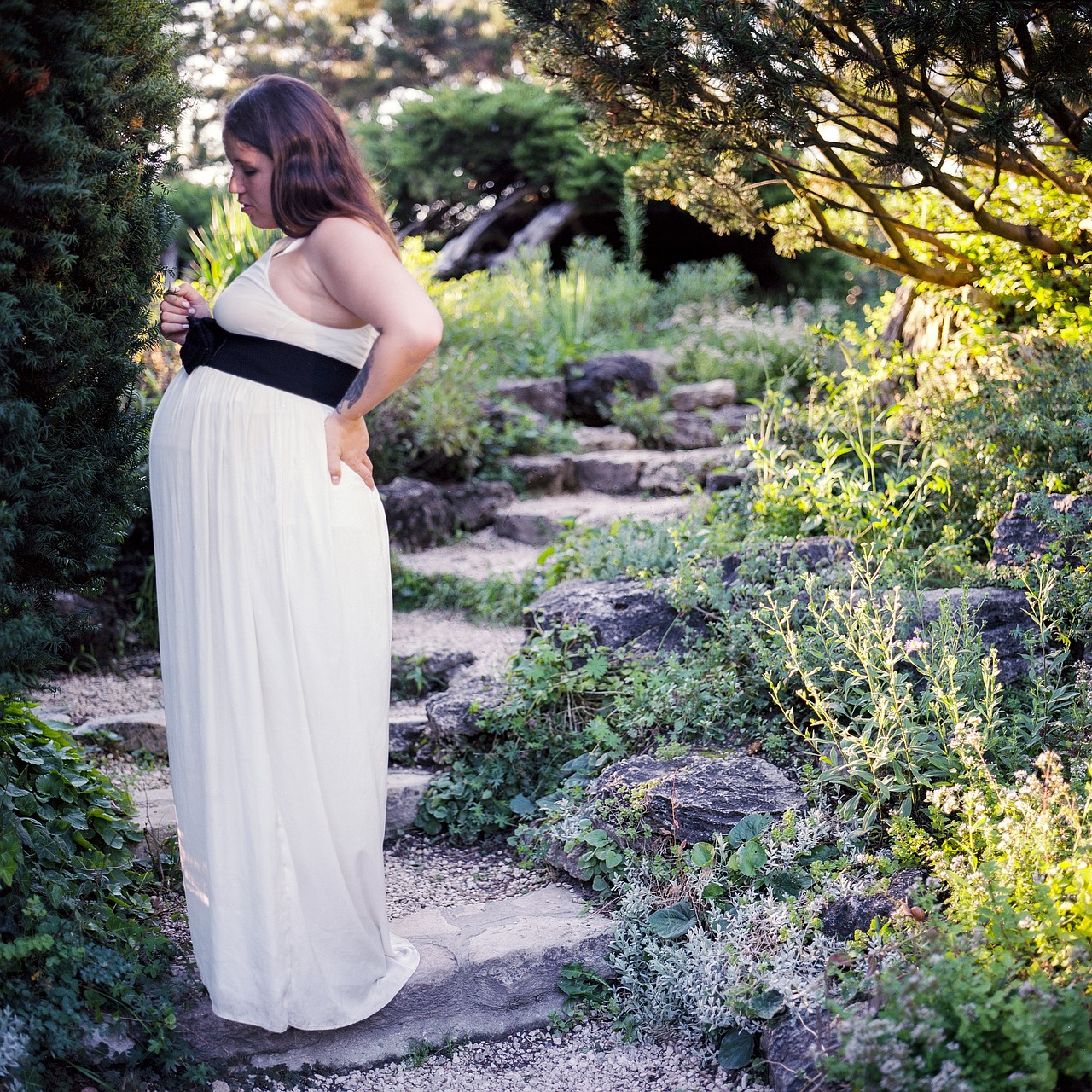 Image - pregnant garden summer white woman