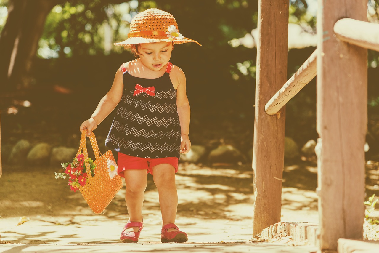 Image - baby walking retro child family