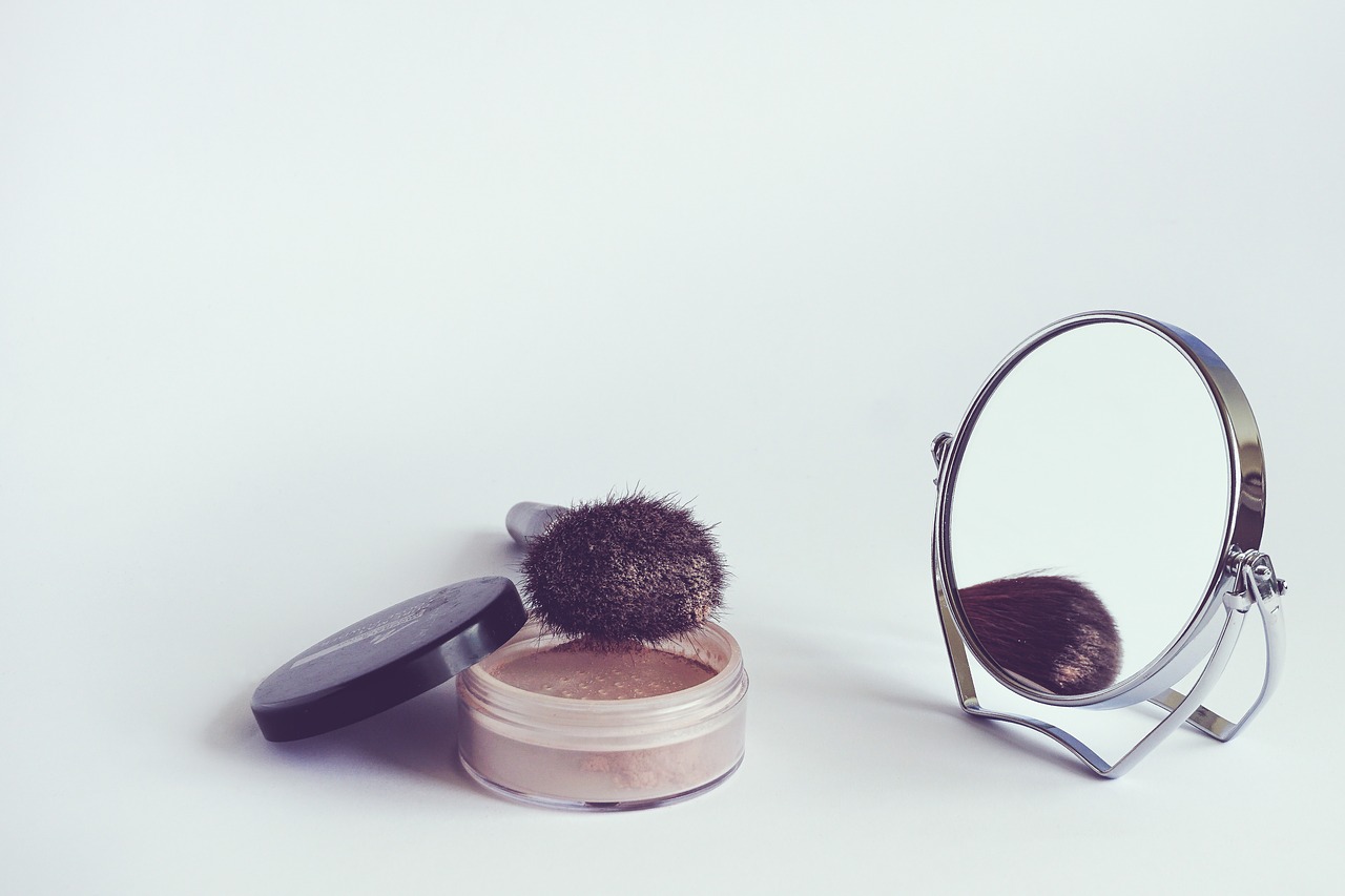 Image - cosmetics powder cosmetic brush