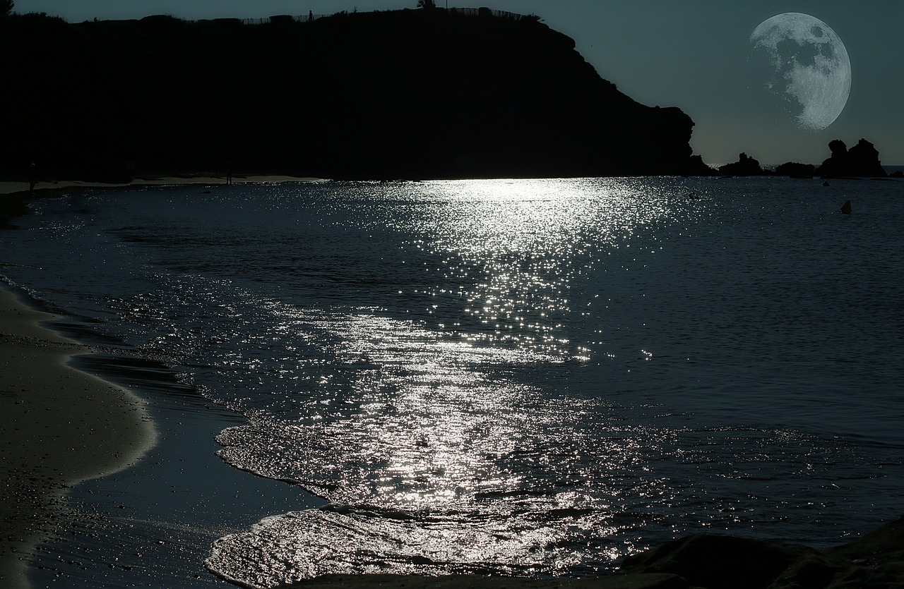 Image - moon sea light reflections