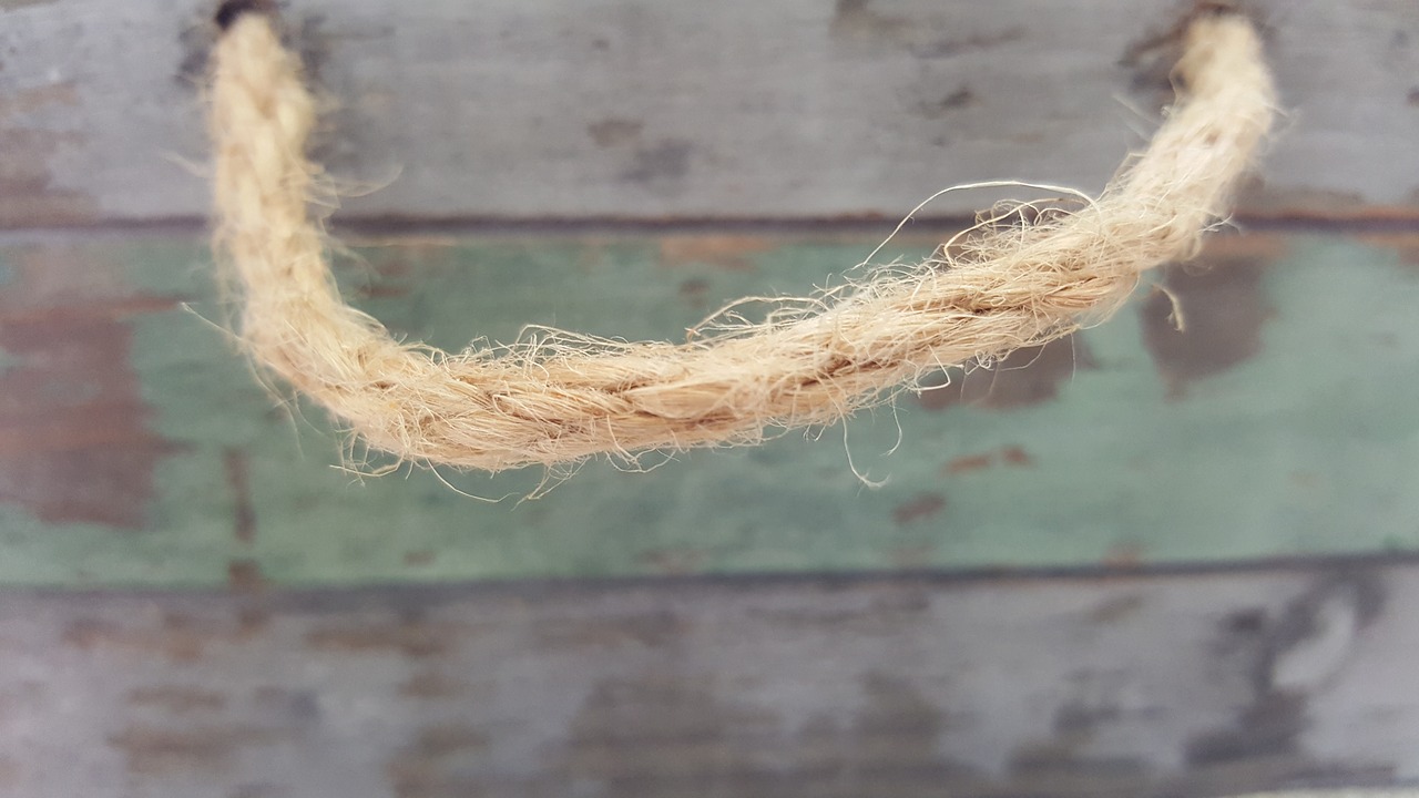 Image - straw ribbon wooden box