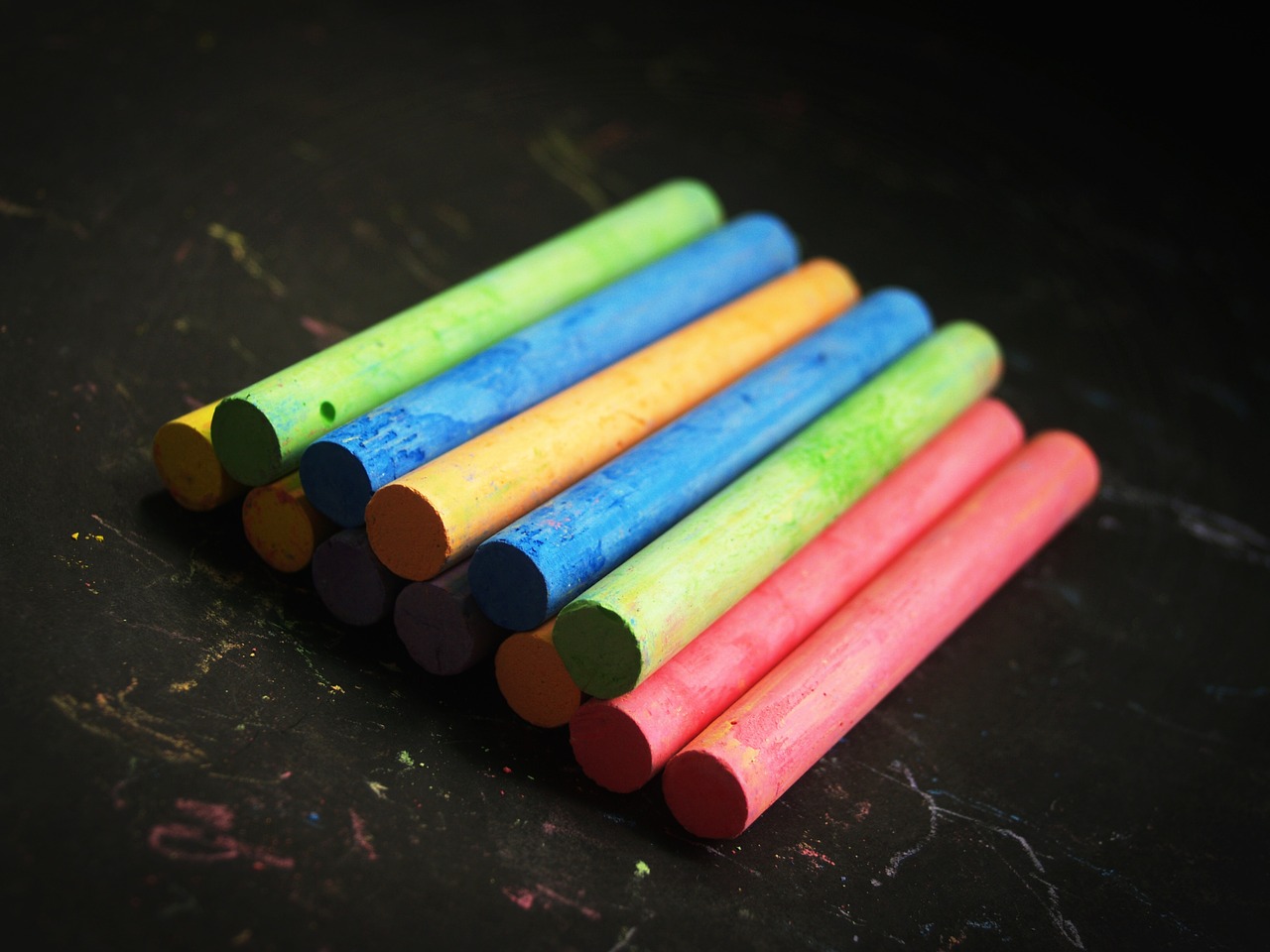 Image - chalk color red teacher yellow