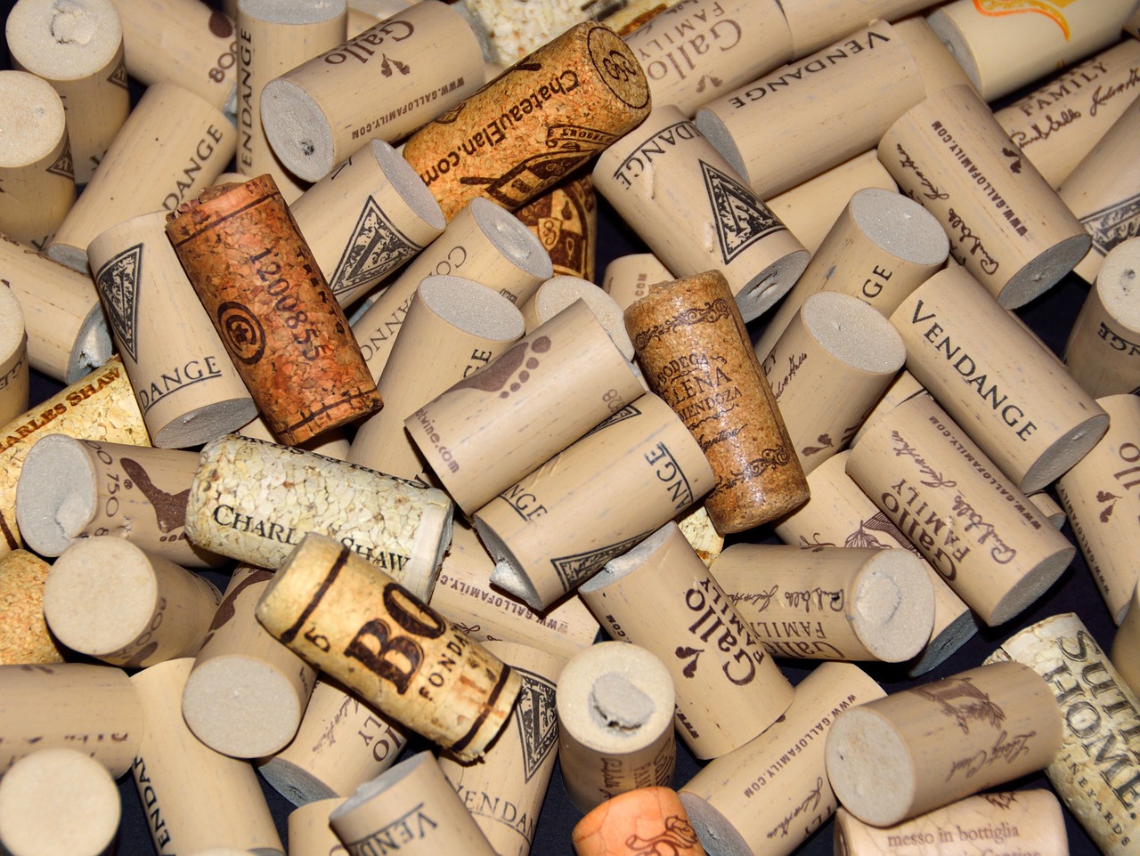 Image - corks array background shape wine