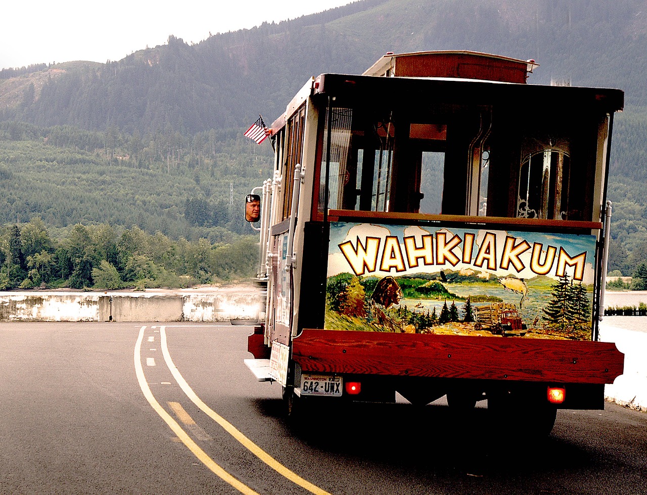 Image - trolly washington wahkiakum road