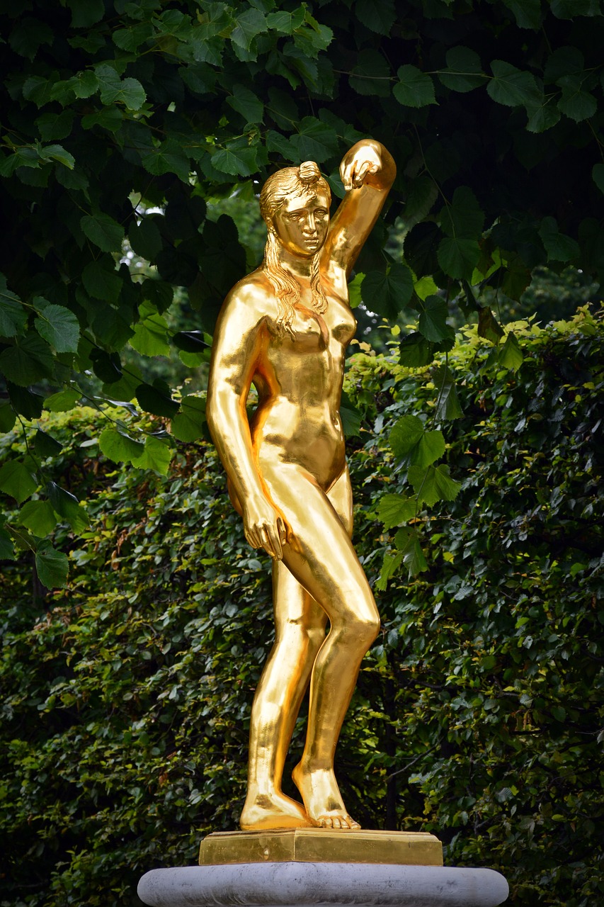 Image - statue figure gold