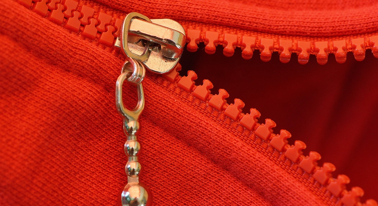 Image - zip red coarse jacket open