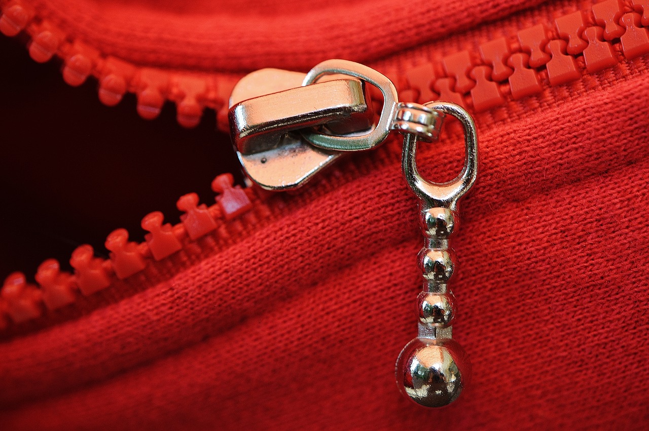 Image - zip red coarse jacket open