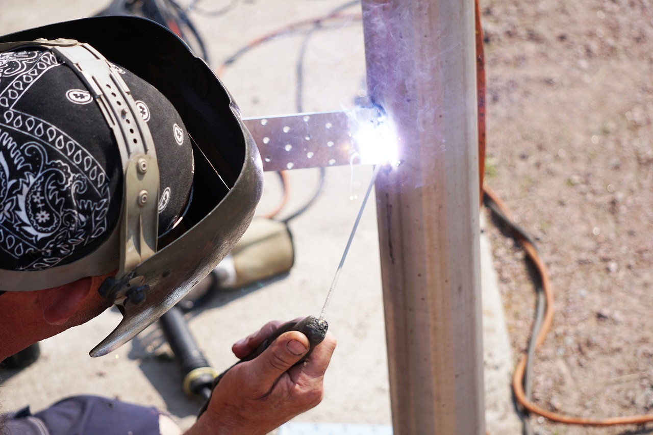 Image - welder weld worker job stainless