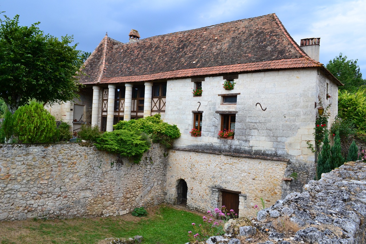 Image - perigord house medieval house