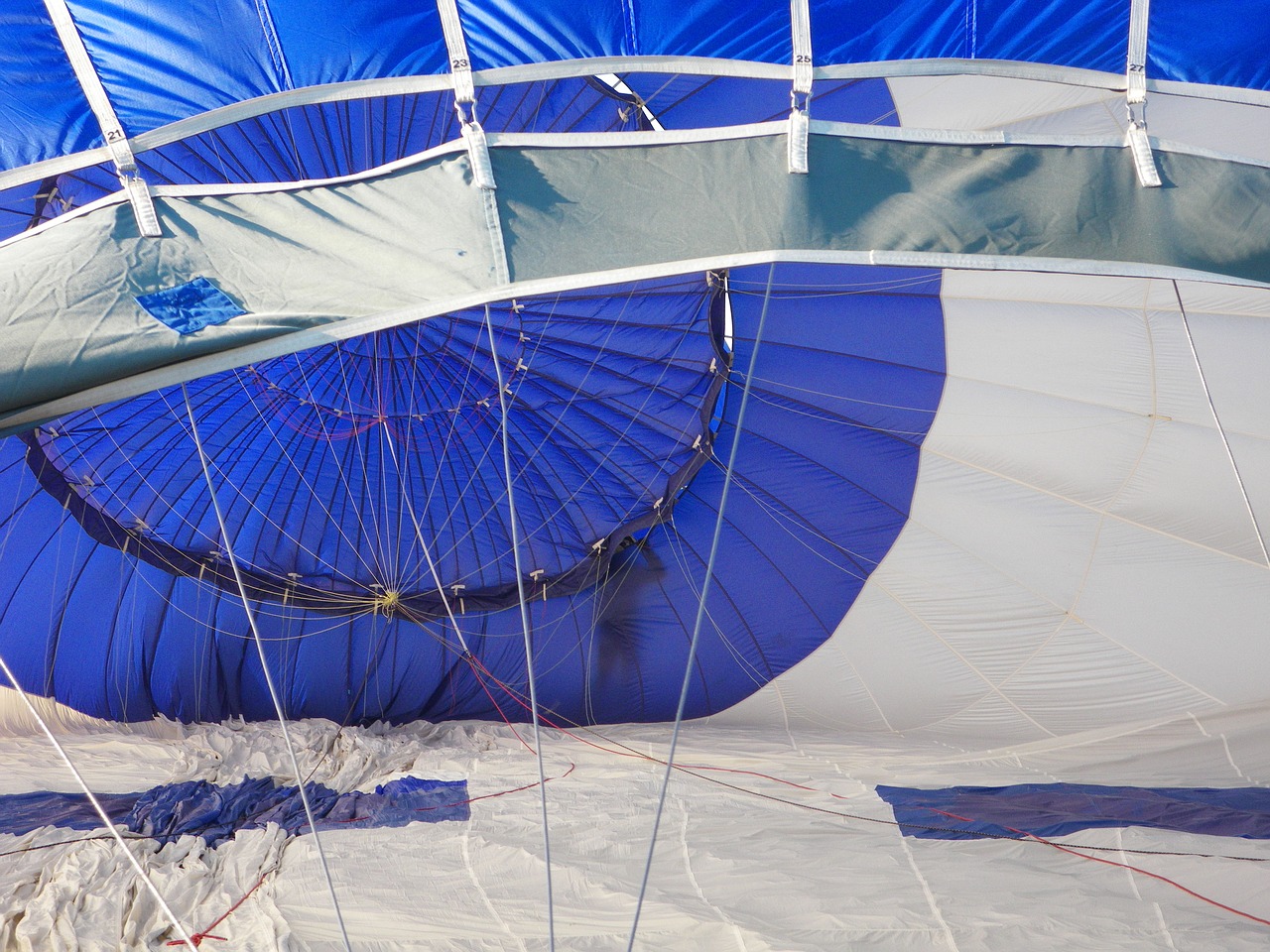 Image - sailing hot air ballooning blue