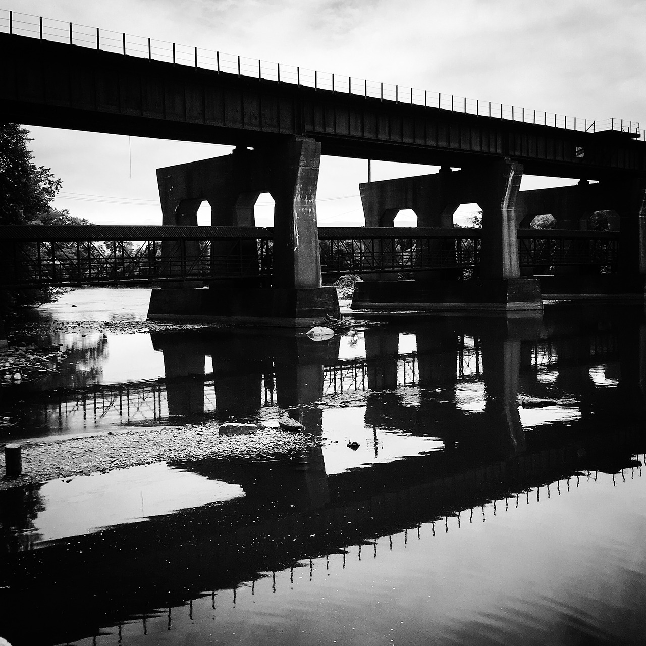 Image - bridge railroad river