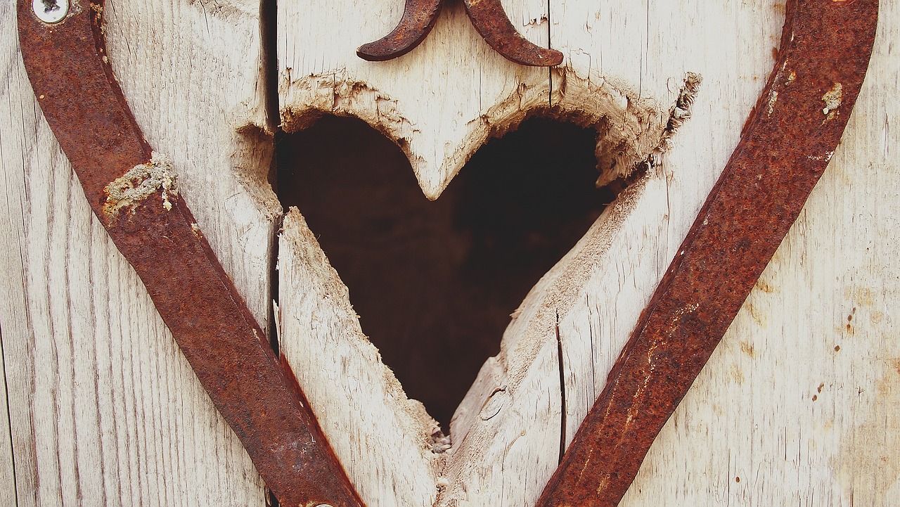 Image - heart wooden door entrance outdoor