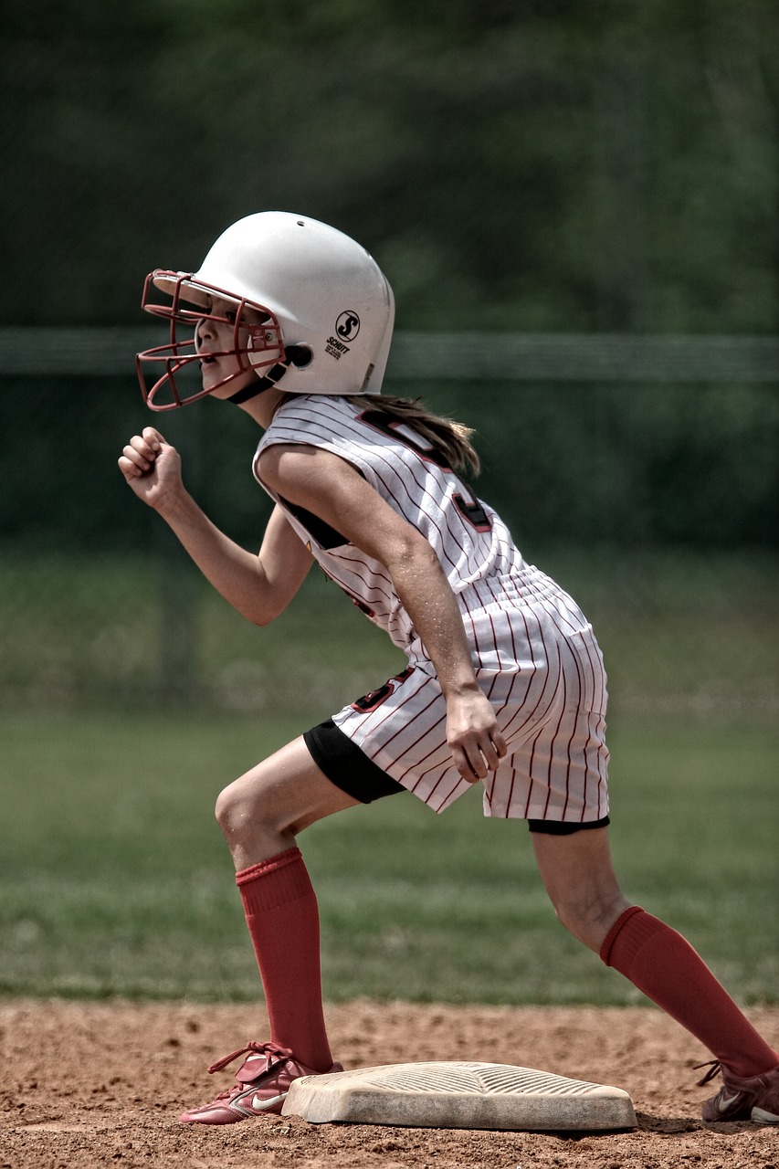 Image - softball runner girl base sport