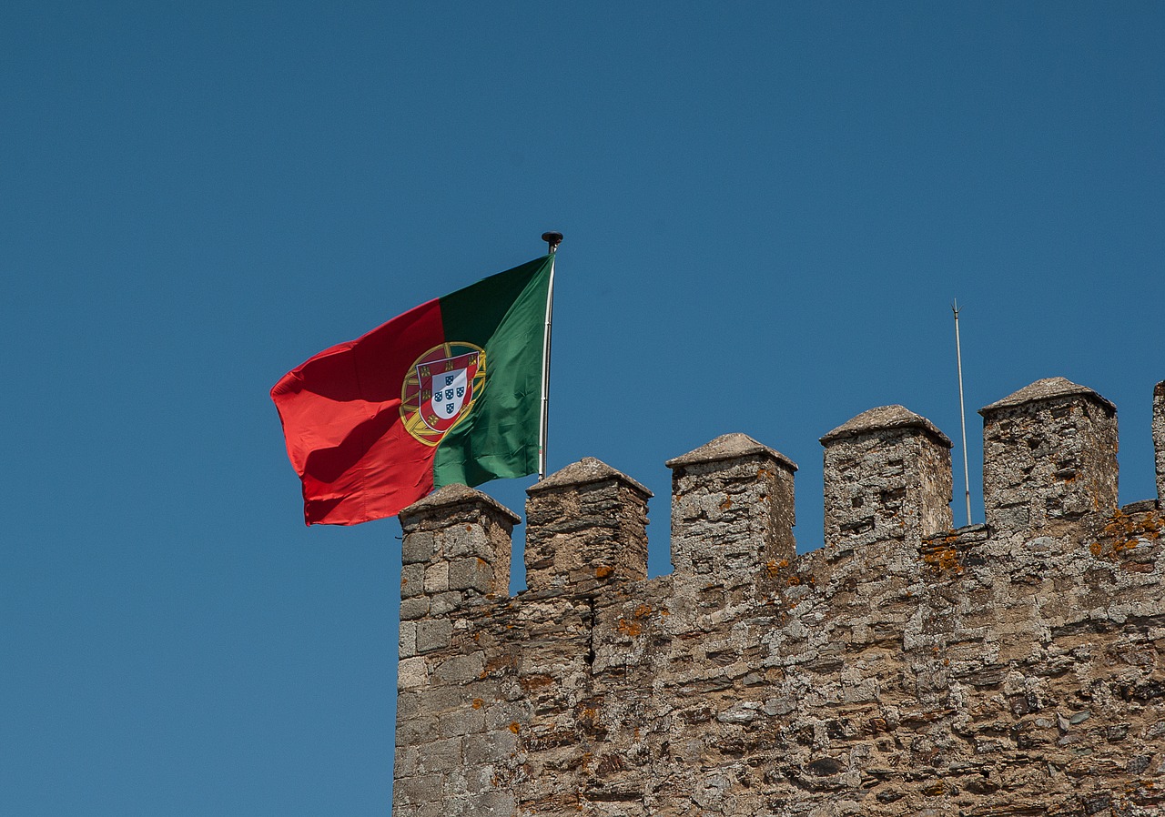 Image - portugal flag ramparts castle