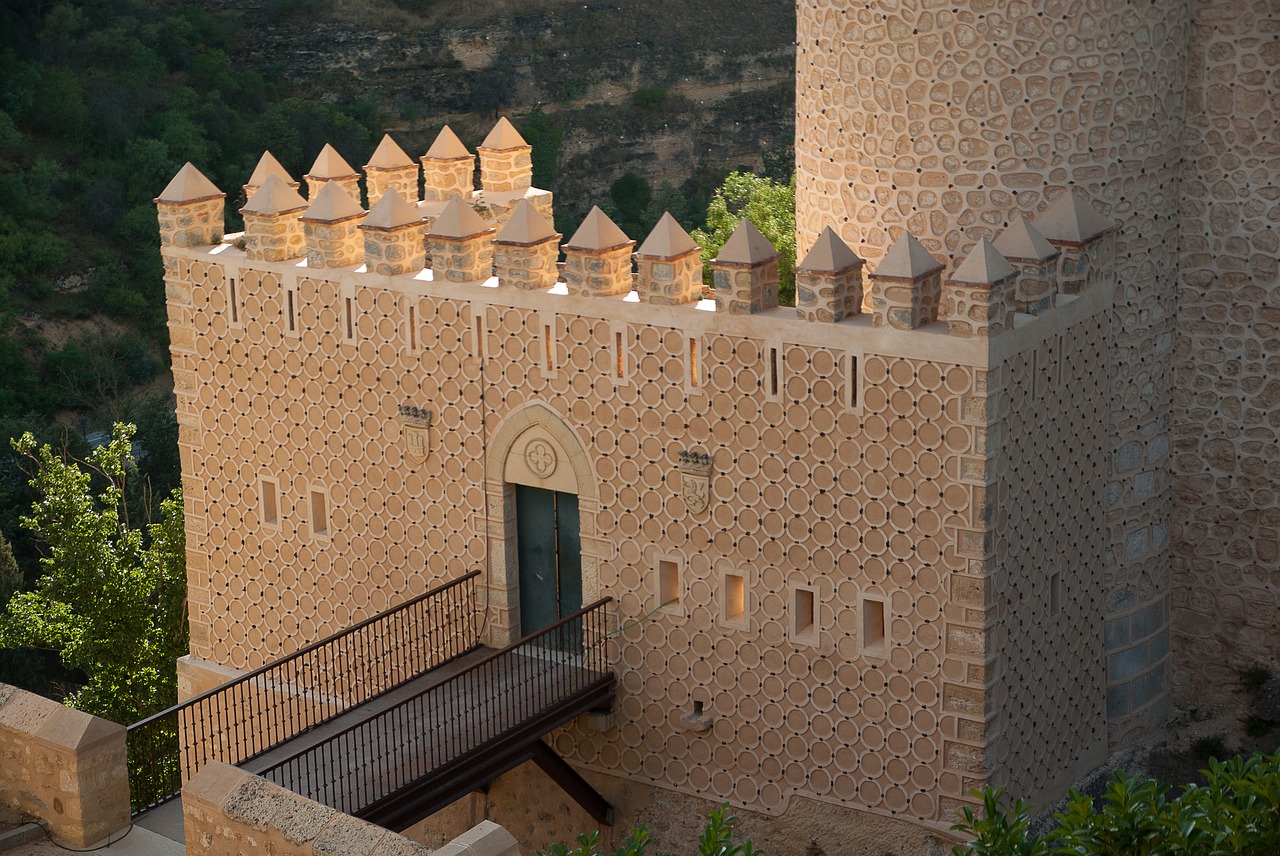 Image - spain segovia castle ramparts
