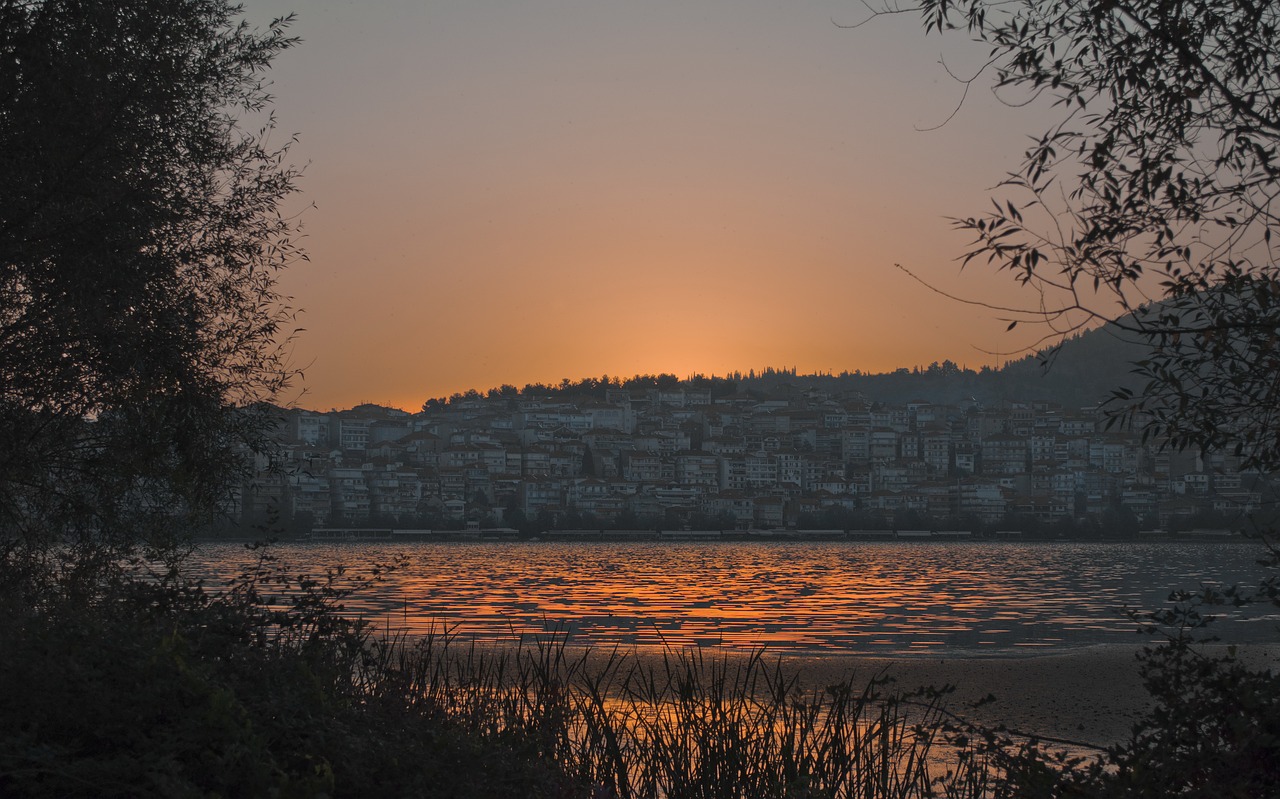 Image - lake kastoria greece