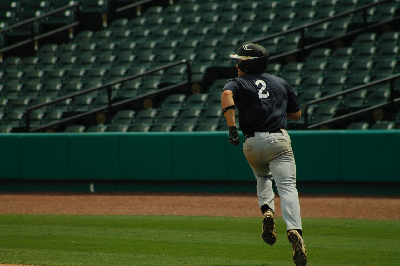 Image - baseball running bases ball player