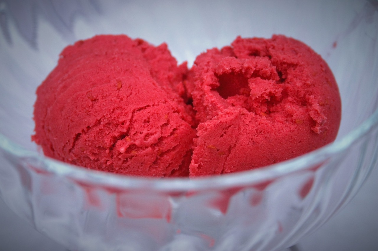 Image - ice cream raspberry food cream