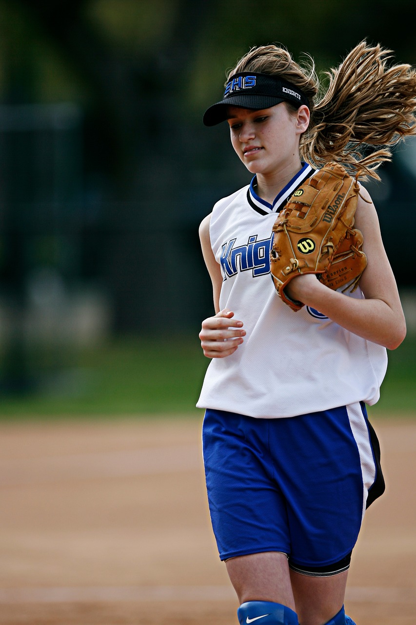 Image - softball player running glove hair