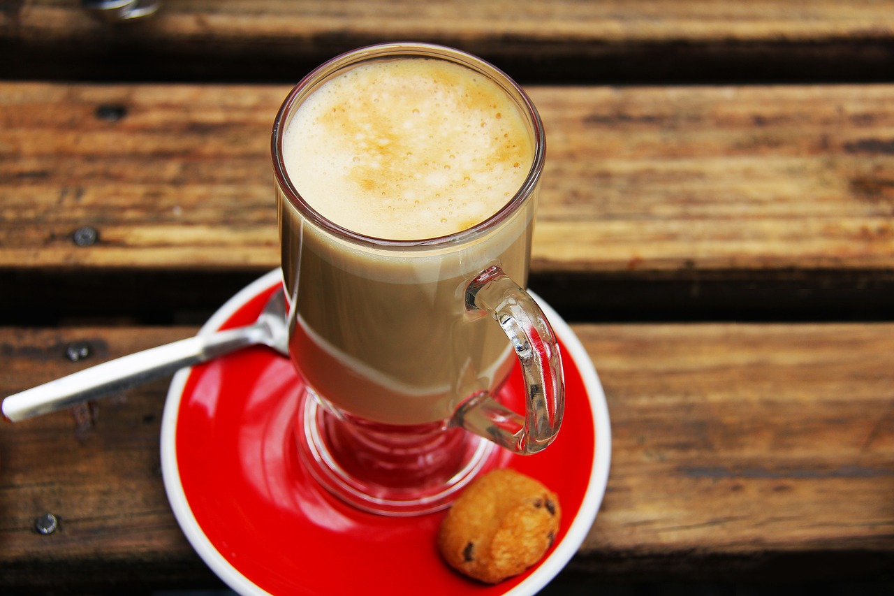 Image - flat white red biscuit milk tea