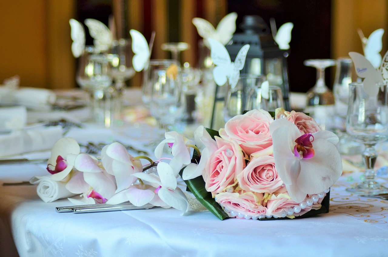 Image - bouquet wedding bouquet table