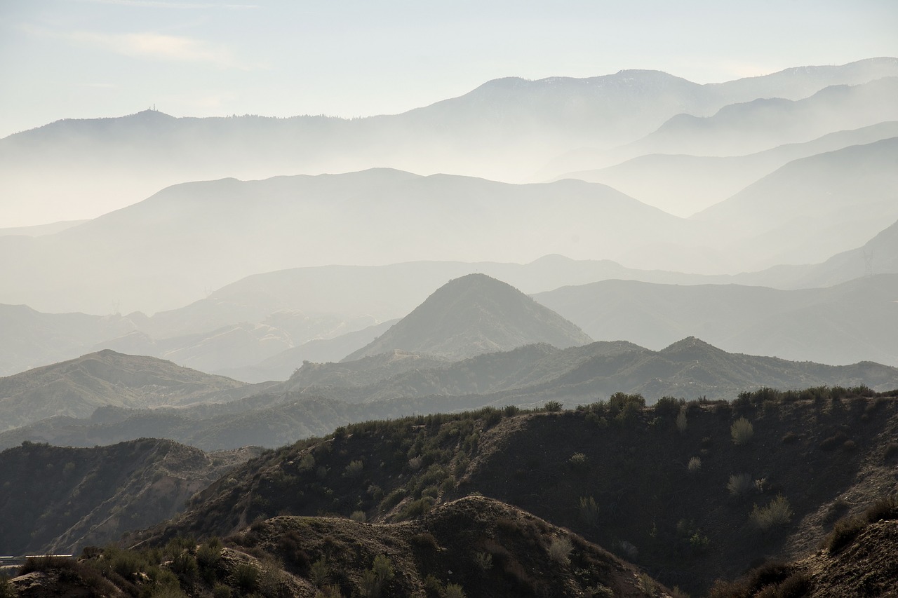 Image - landscape scenic misty mountains