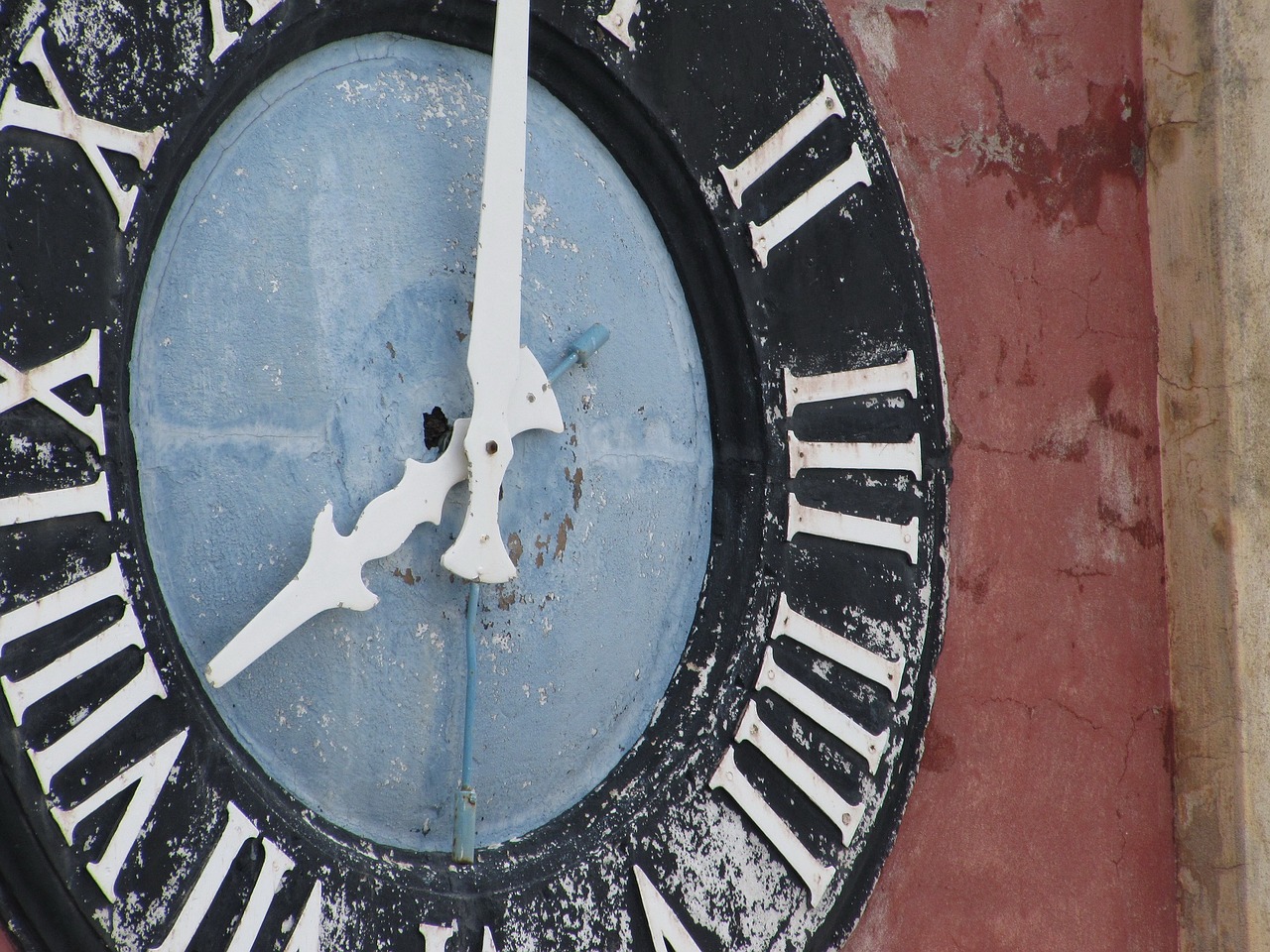 Image - clock face old outdoors building