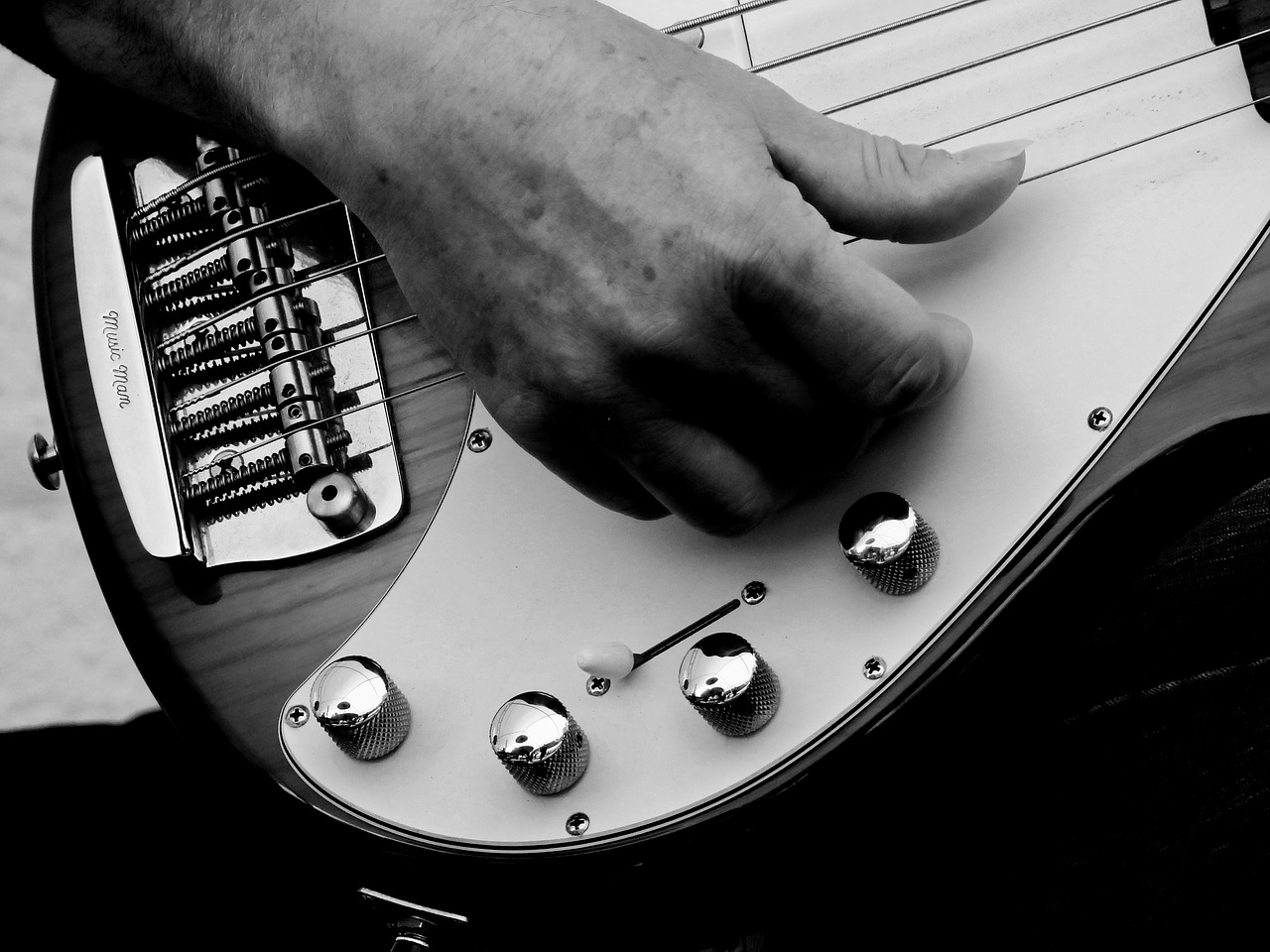 Image - guitar instrument music close up