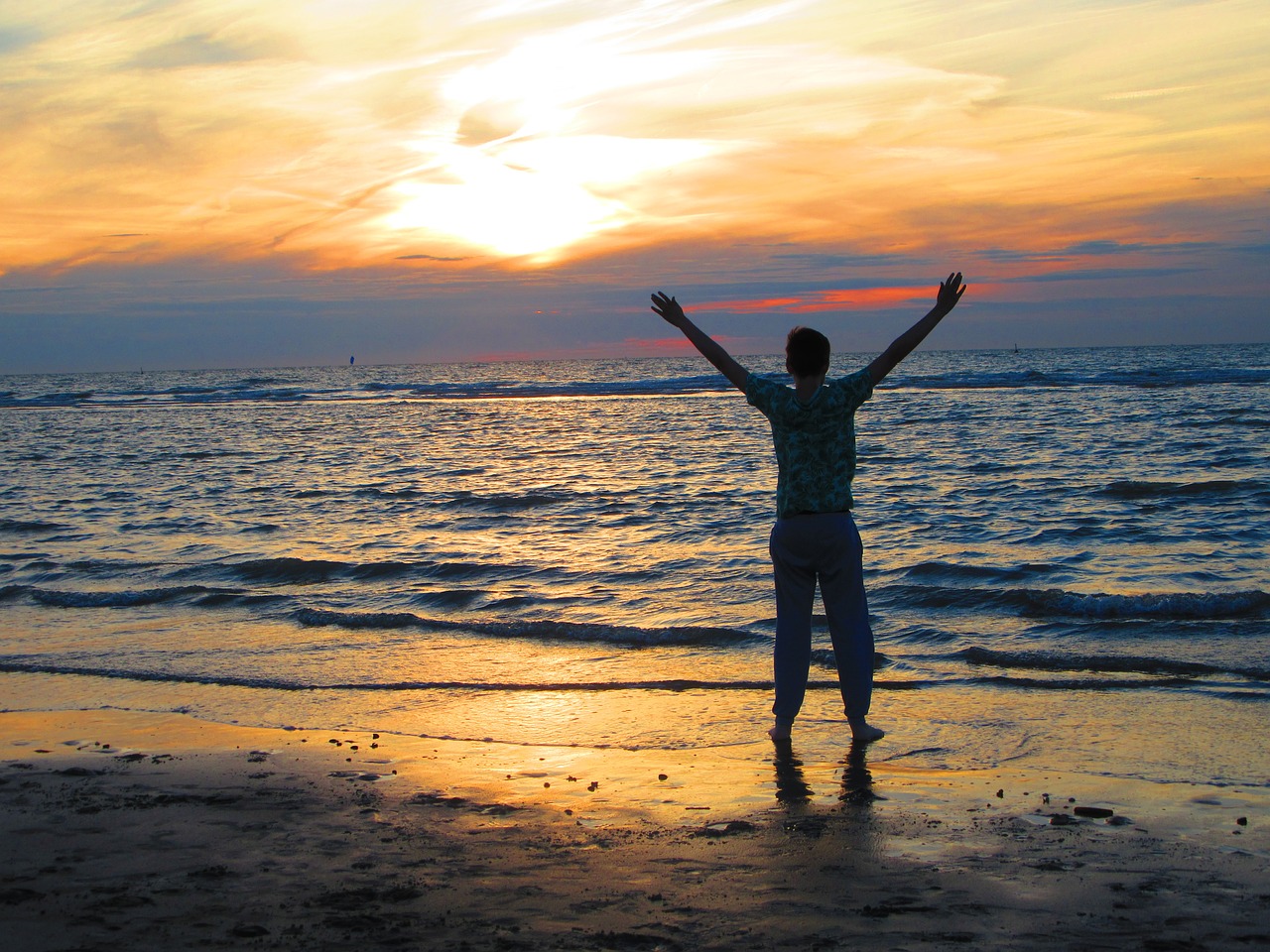 Image - boy sea sunset sun brand beach