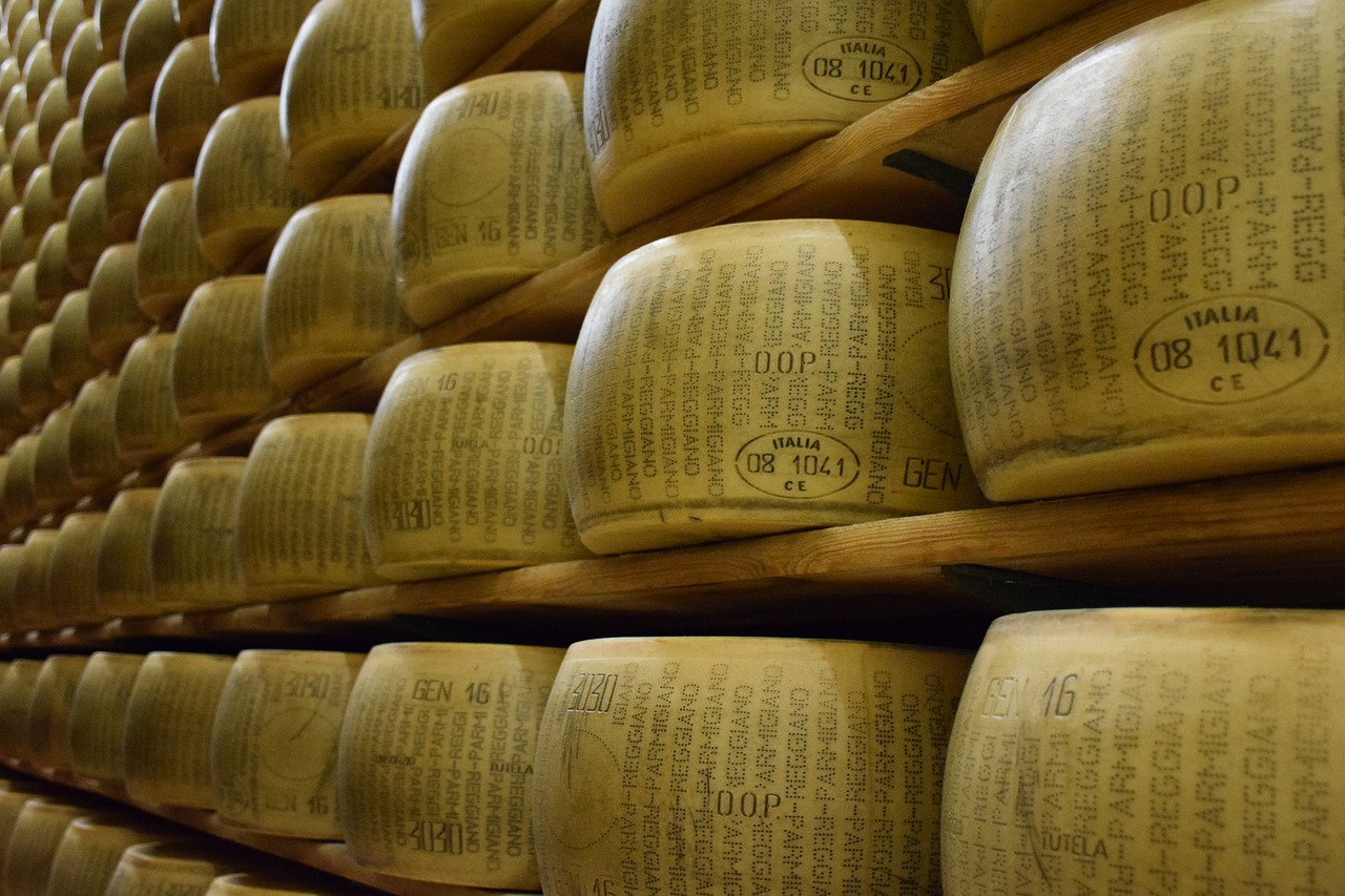 Image - parmigiano reggiano cheese italy