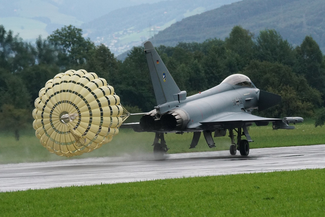 Image - aircraft fighter jet