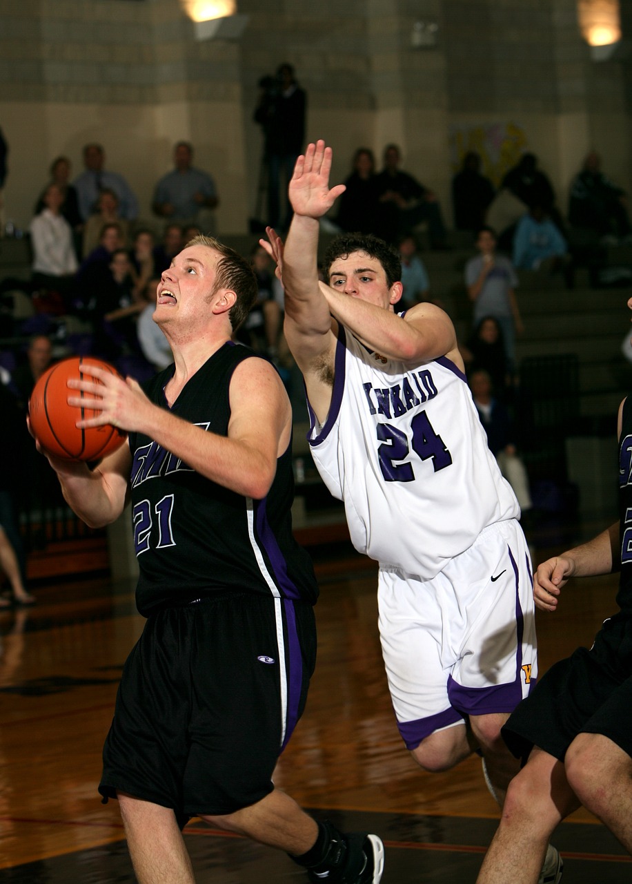 Image - basketball player defense shot